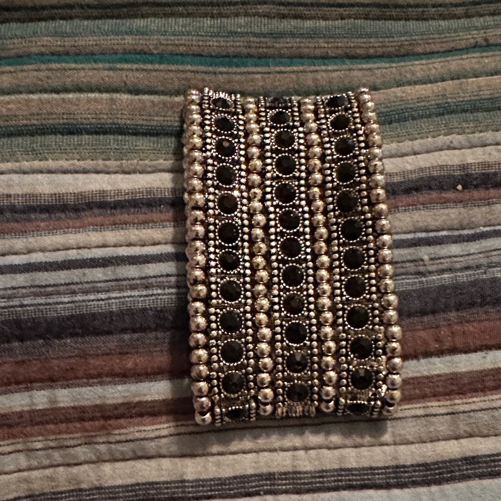 Elegant Black and Silver Beaded Bracelet